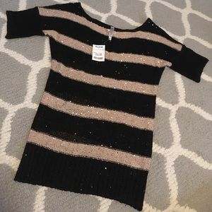 Long Black Champagne Striped Short Sleeve Sweater